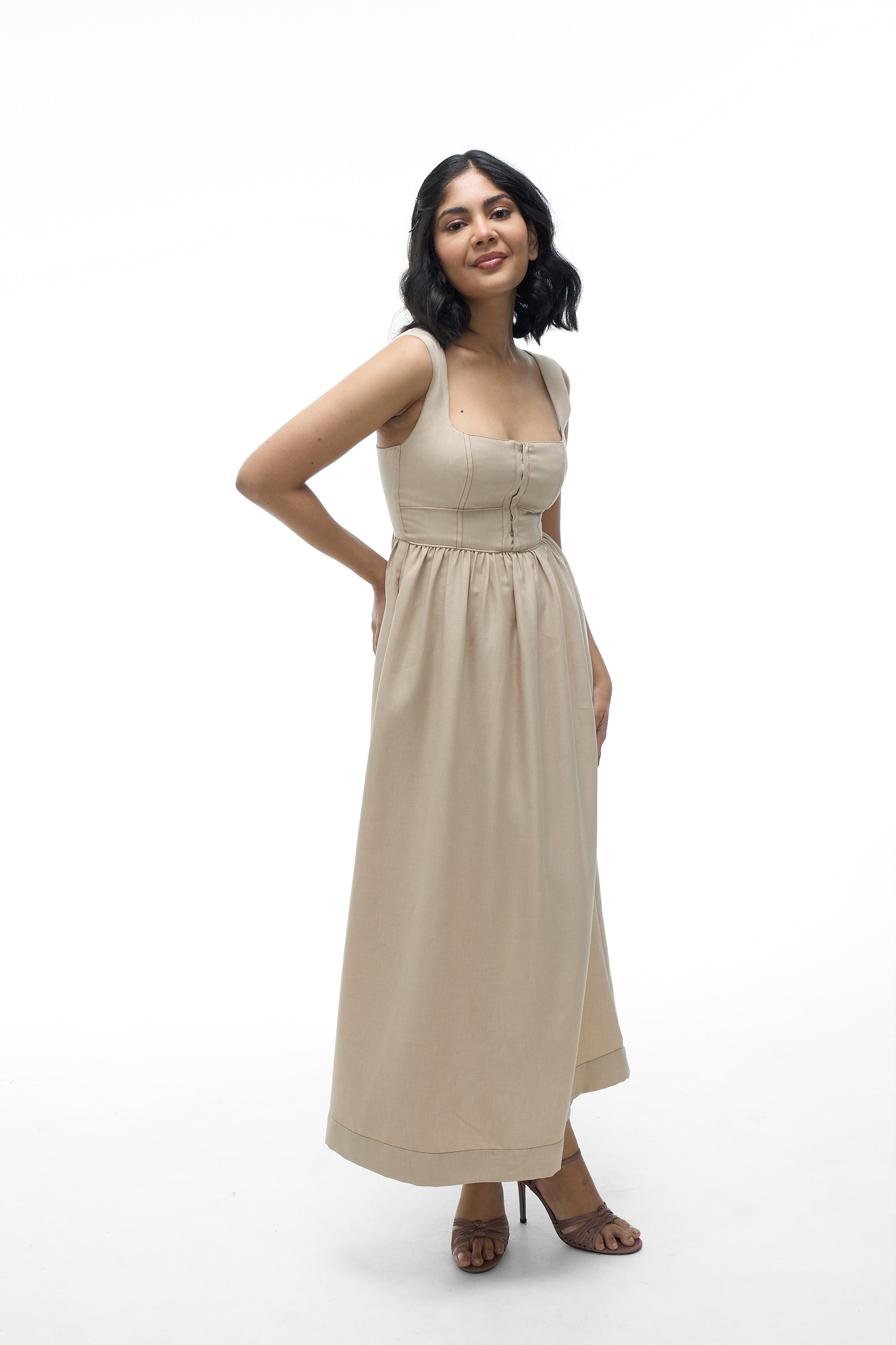 Donna- Beige