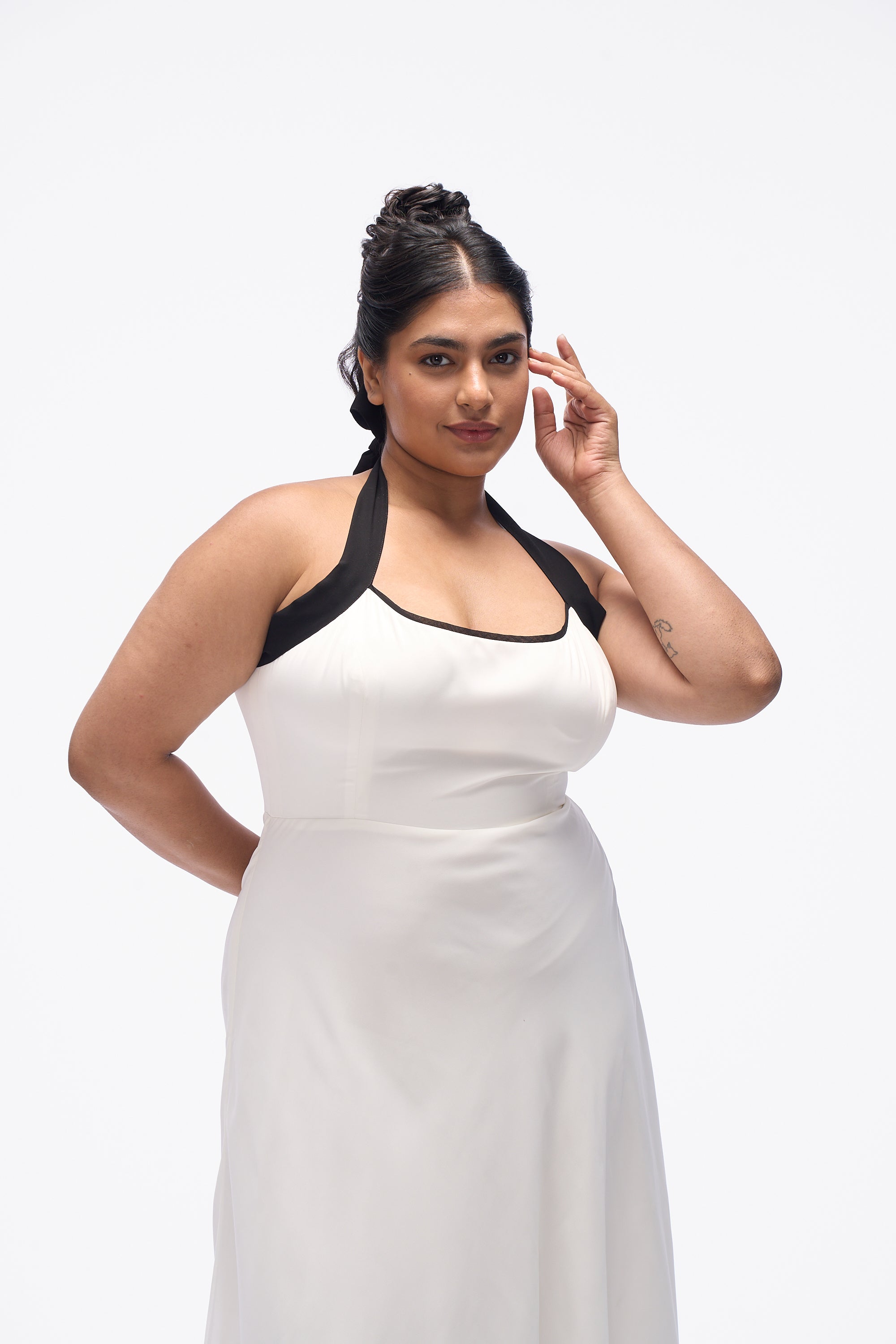 Agnis- White with Black Contrast