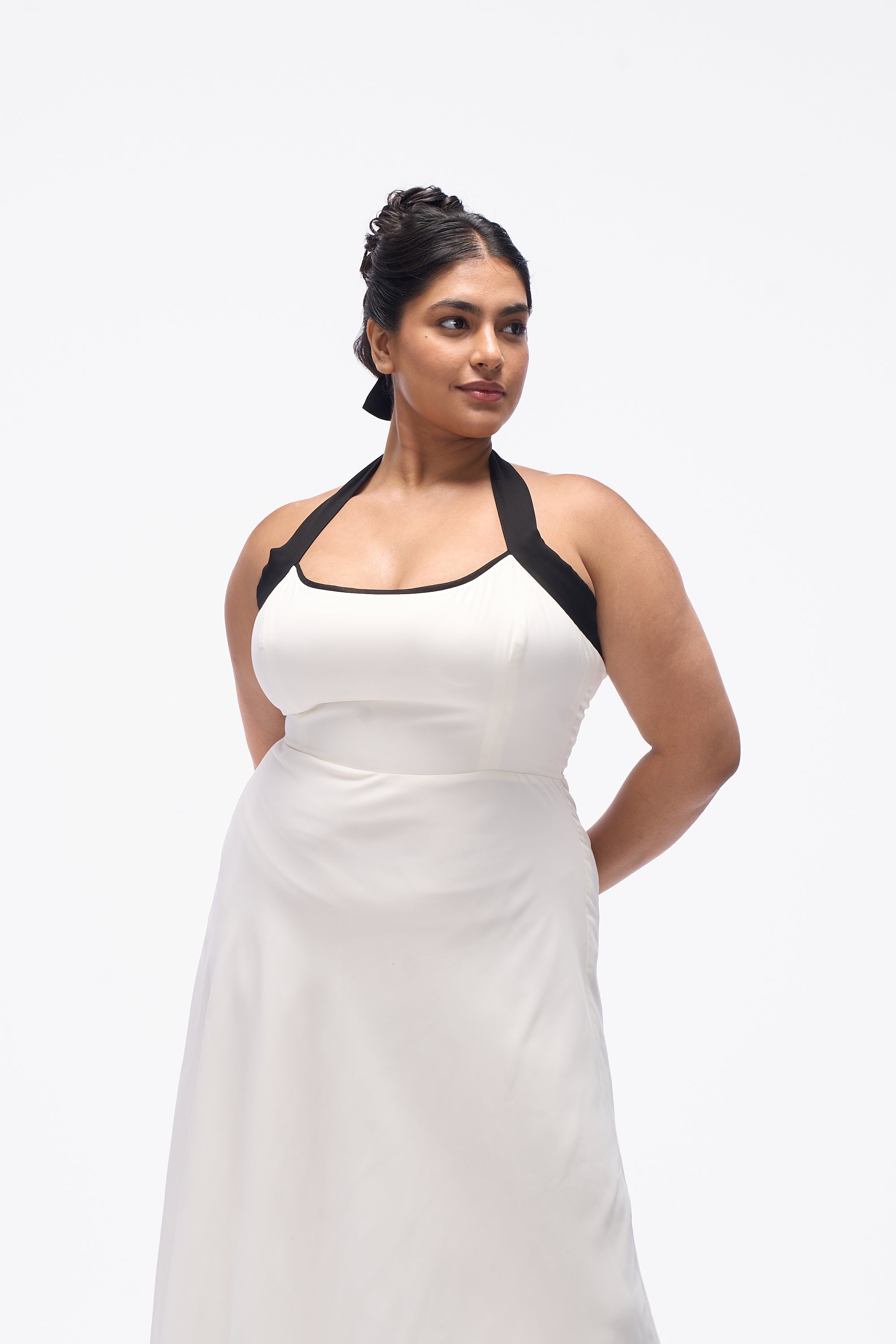 Agnis- White with Black Contrast