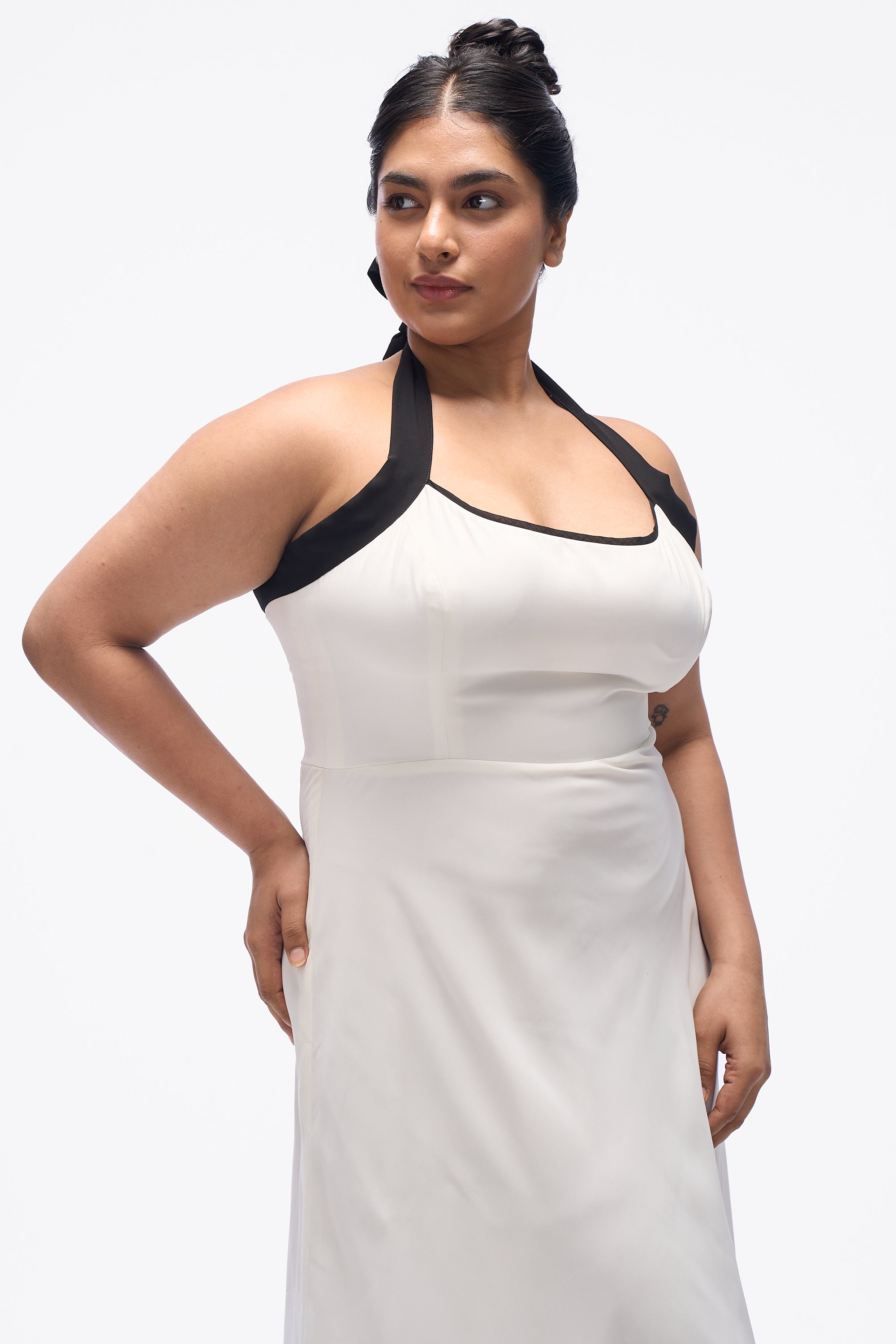 Agnis- White with Black Contrast