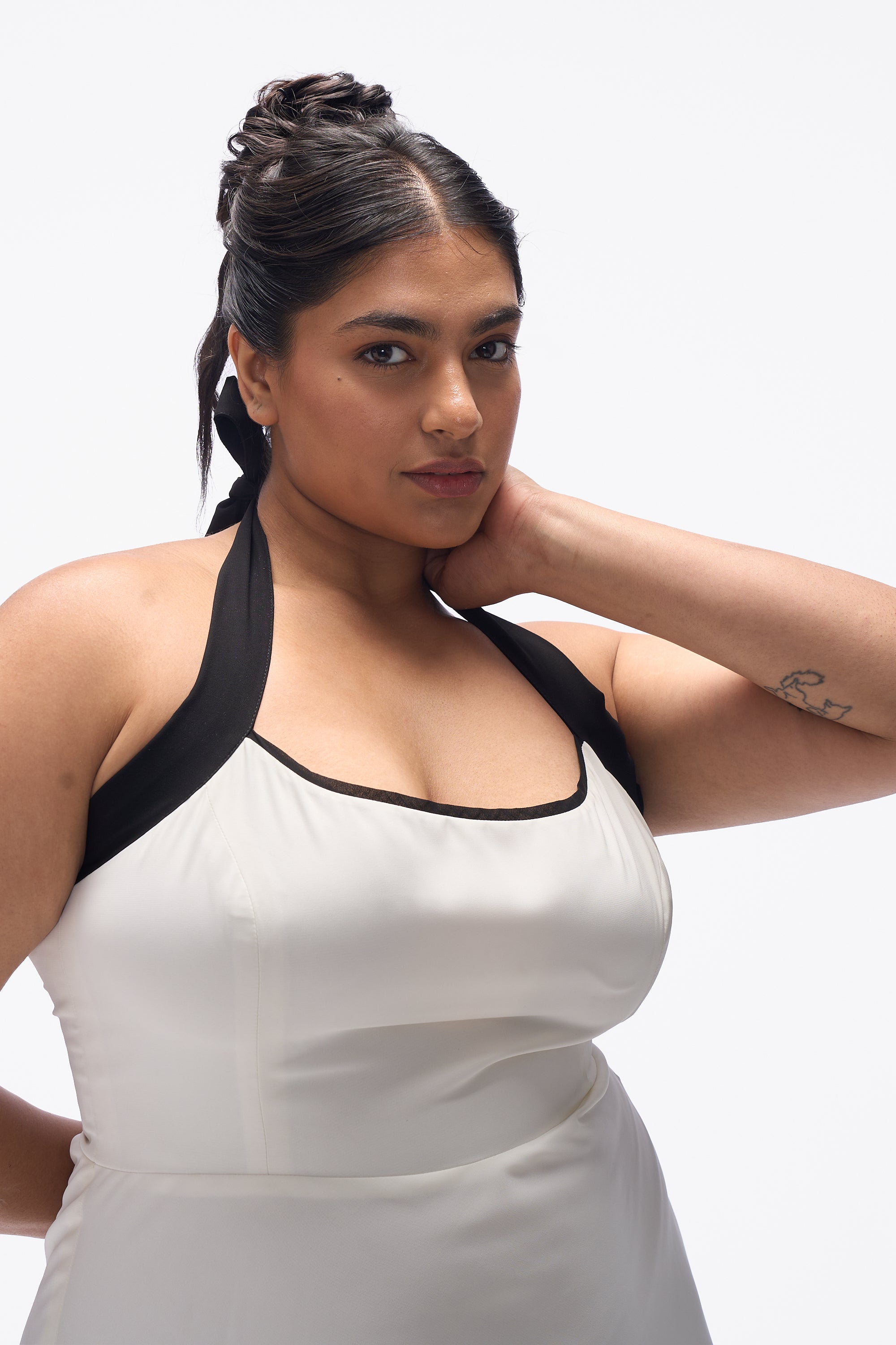 Agnis- White with Black Contrast